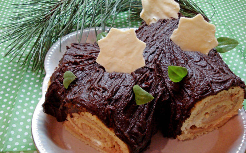 christmas dessert, roll, biscuit, food