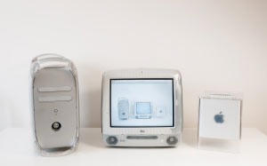 old computer, retro computer, desk, room, apple desktop computer, power mac g4, imac g3, power mac g4 cube