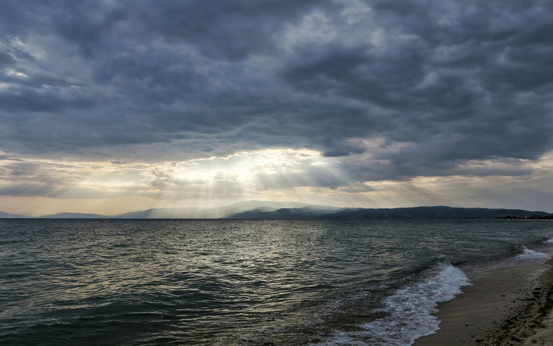 beach, dawn, dusk, horizon, ocean, sea, seascape, storm, summer, sun, sun glare, sunset, travel, water, waves