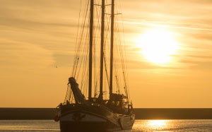 sunset, sailboat, sea, reflection, ship, travel, ocean, water, boat, landscape, horizon, vacation, seascape