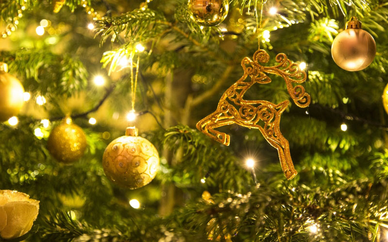 christmas tree, decoration, holiday, christmas ornament, christmas ball, xmas, christmas, new year, gold, season, lights, fir, festive, holidays, pine