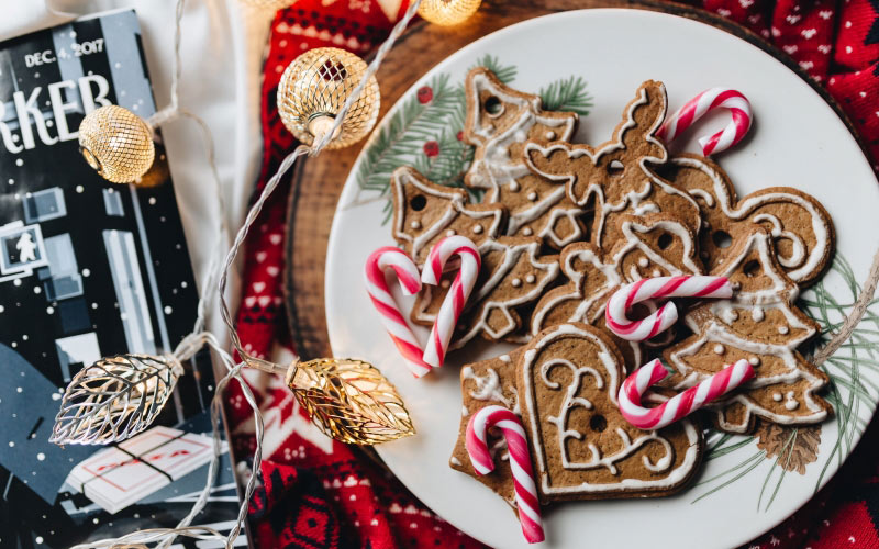 christmas, ornament, sweet, cookie, holiday, gingerbread, dessert, xmas, festive, december, baked, food, celebration, table, indulgence, still life, high angle view, close-up, heart shape, plate, event, design, new year, snack