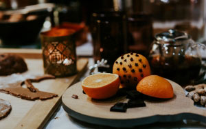 orange, christmas cake, cake, food, tableware, sweets, christmas, xmas, sweetnes, fruit, dessert, table, focus on foreground, still life, close-up, selective focus, cutting board, new year