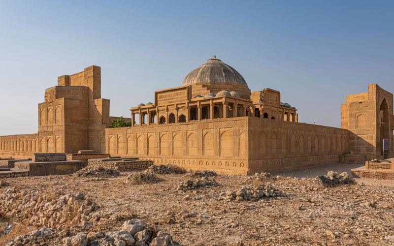 makli necropolis, thatta, sindh, pakistan, tomb, mirza isa khan tarkhan, architecture, ancient, history