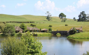 hobbiton, lord of the rings, hobbits, new zealand, lotr, fantasy, house, home, lake