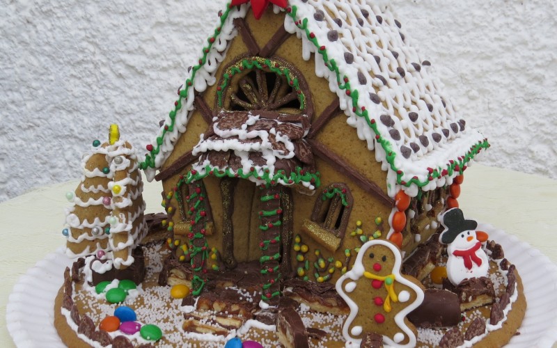 gingerbread, house, christmas pastry, christmas, xmas, new year, cookie, decoration, celebration, dessert, sweeties