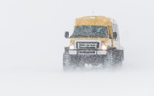 snowcoach, blizzard, yellowstone, national park, snowing, car, vehicle