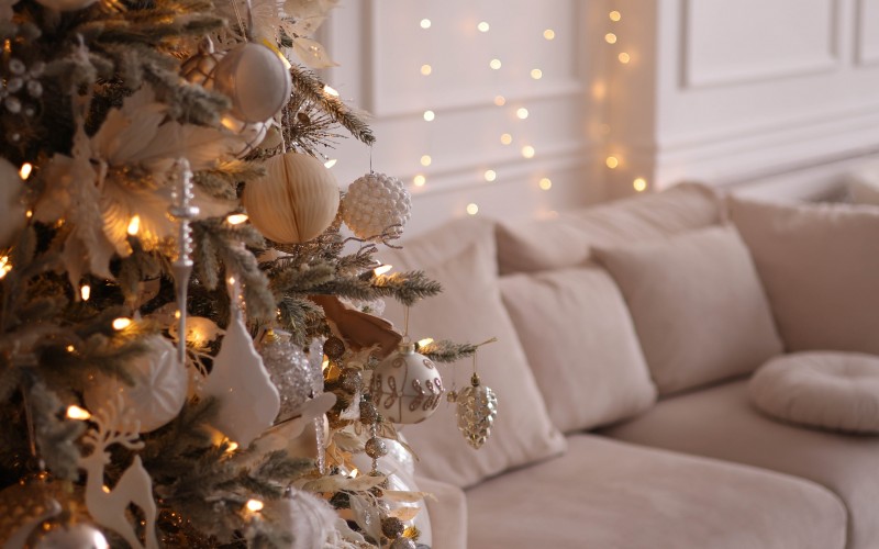 christmas tree, christmas decorations, interior, design, holidays, christmas eve, room, winter, home, christmas lights, curtain, window, fir, pine, house, pillows, still life, christmas, xmas, new year